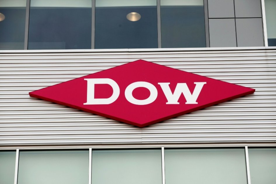Dow, géant américain de la chimie, réduit 4500 emplois tout en accélérant son pari sur l’IA et l’automatisation pour innover avec moins
