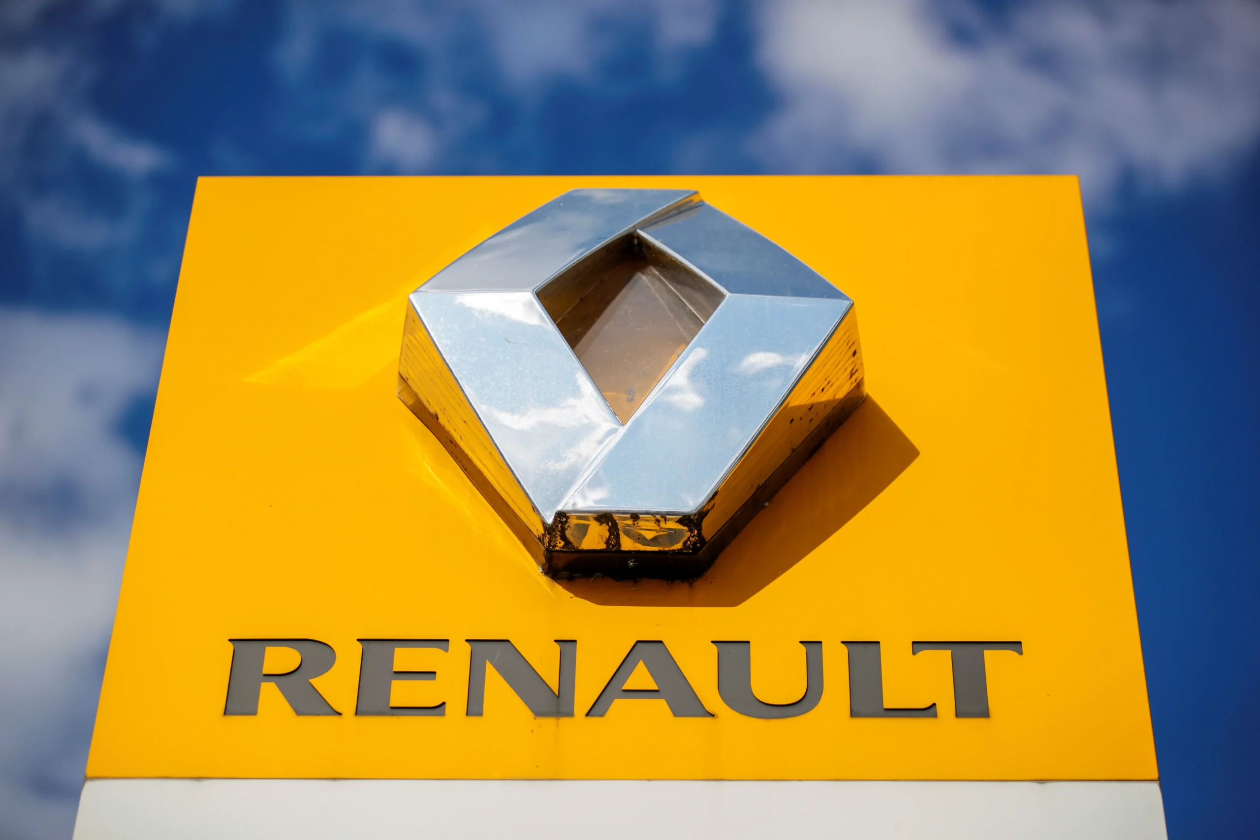 Renault et la défense : cinq dates clés qui ont marqué l&rsquo;histoire militaire du constructeur automobile